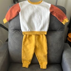 3 pc. Cat & jack sweatshirt & pants. Includes three bananas by Zara sz. 9-12 mo.